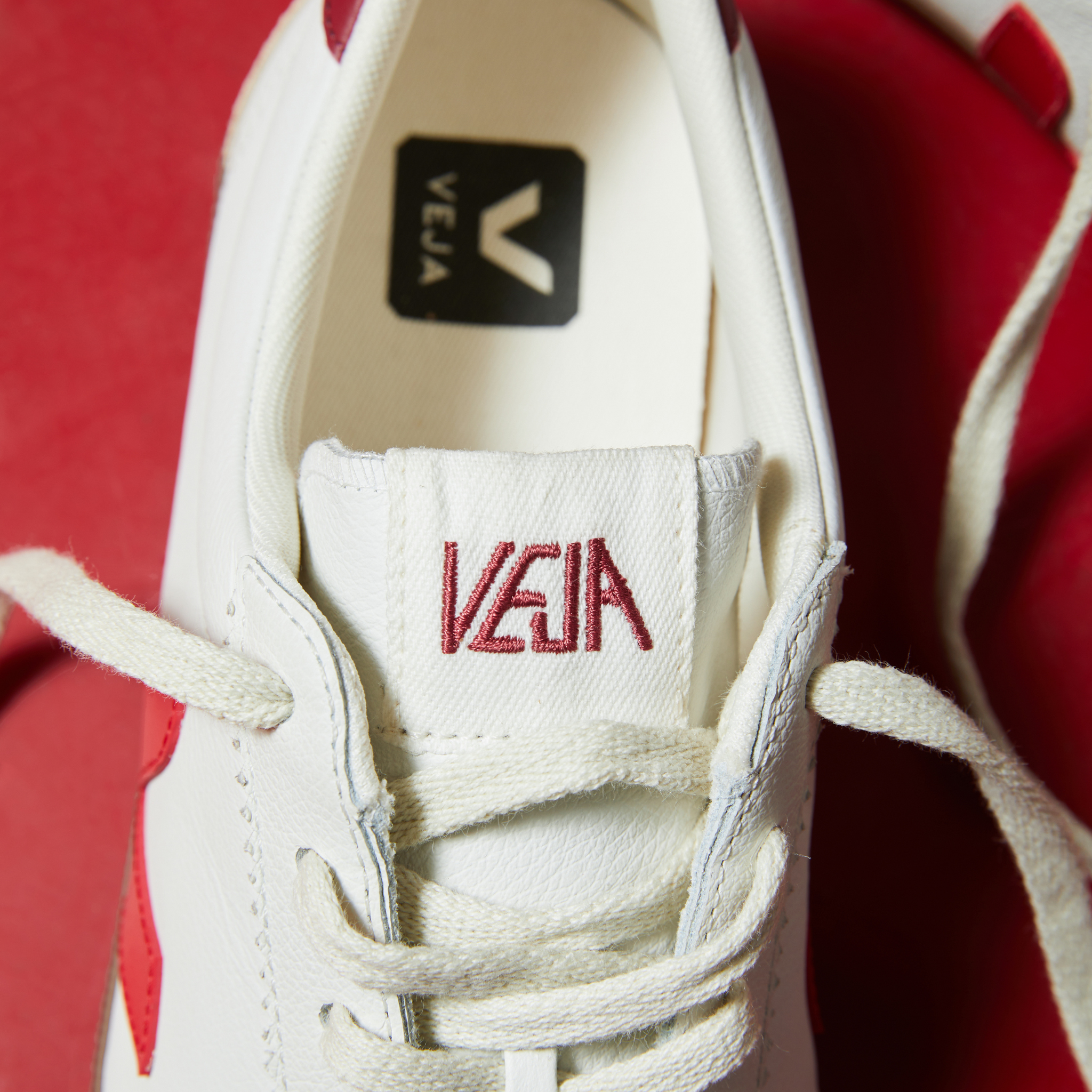 Womens VEJA White/Pekin/Bark Trainers